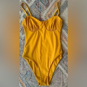 Dos Gardenias Swimsuit